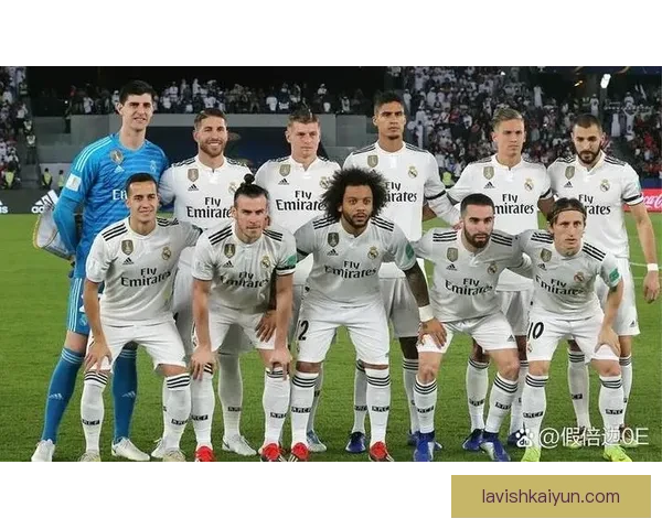 库尔图瓦指挥防线能力逐渐增强，表现稳健引发关注